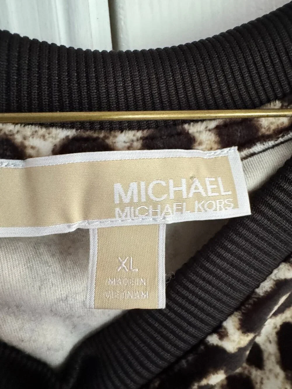 Michael Kors XL Super Soft Cheetah Print Long Sleeve Off the Shoulder Blouse EUC